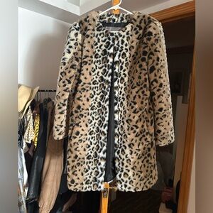 Beautiful like new Zara faux fur leopard coat ! Vintage Zara